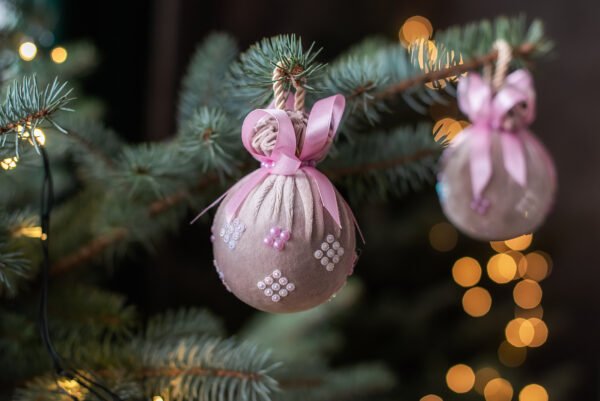 Rankų darbo aksominis žaislas aksominė klasika